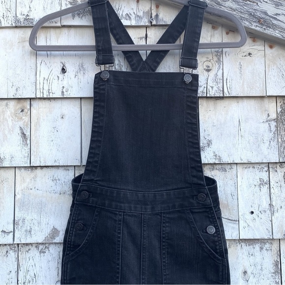 Madewell Cross Back Black Denim Overalls - Picture 3 of 8